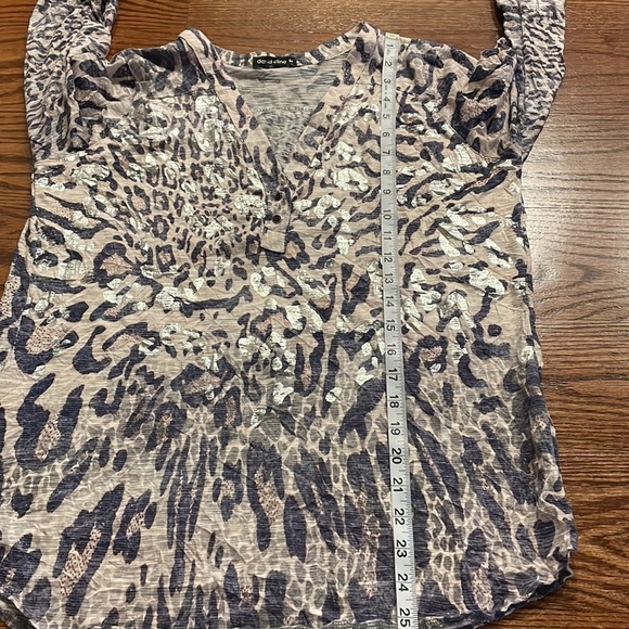 David Cline animal print V neck blouse / top pink purple metallic oversized Med - Picture 10 of 11
